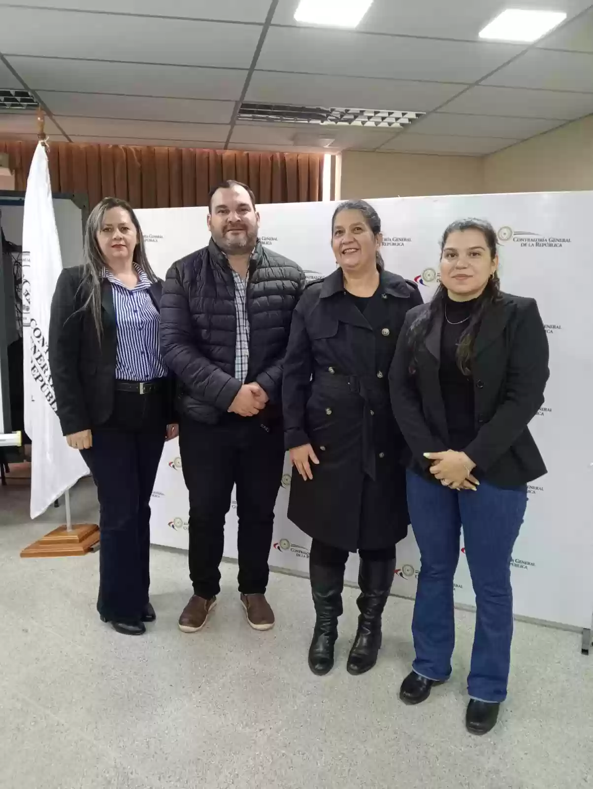 Intendente Peña y equipo se capacitan en Control Interno para fortalecer la transparencia municipal
